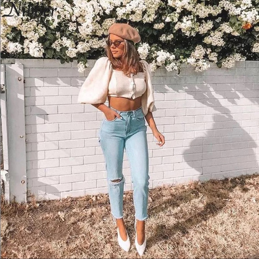 🌼 NWT- Off The Shoulder Crop Top 🌼